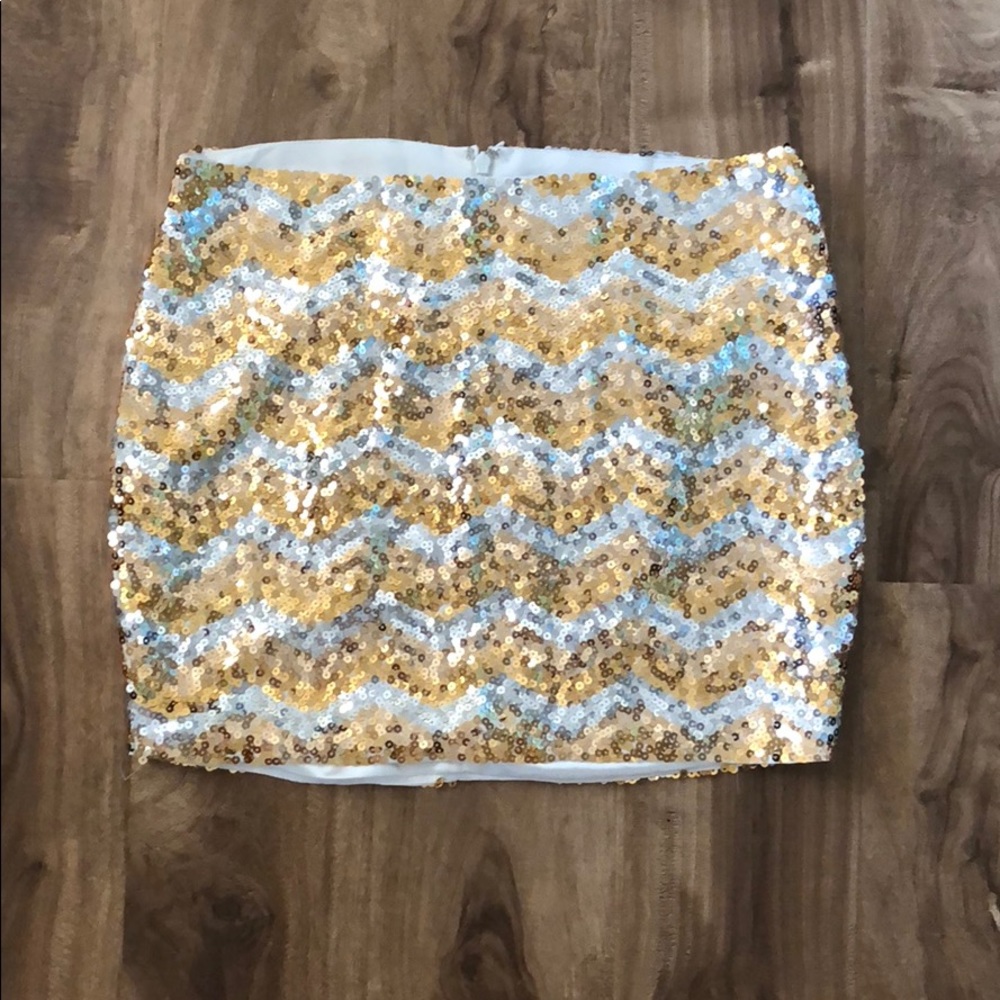 NWOT Sequined skirt